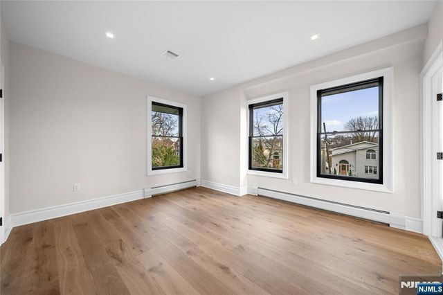 475 Morse Avenue, Ridgefield, NJ 07657