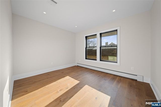 475 Morse Avenue, Ridgefield, NJ 07657