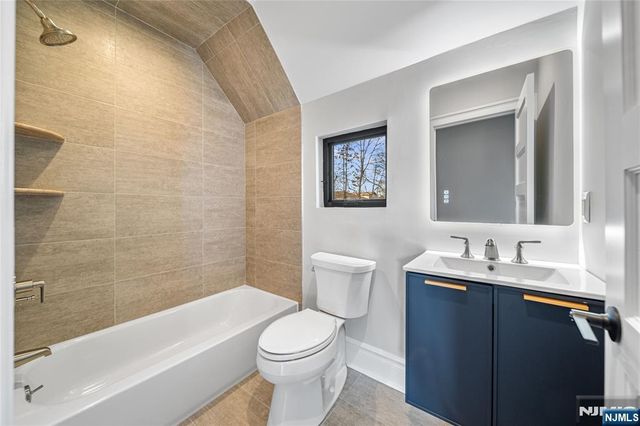 475 Morse Avenue, Ridgefield, NJ 07657