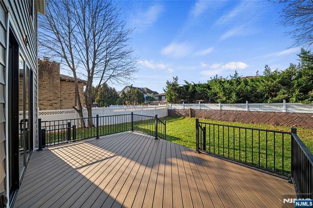 475 Morse Avenue, Ridgefield, NJ 07657