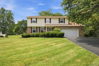 230 Rolling Green Lane, Elma, NY 14059