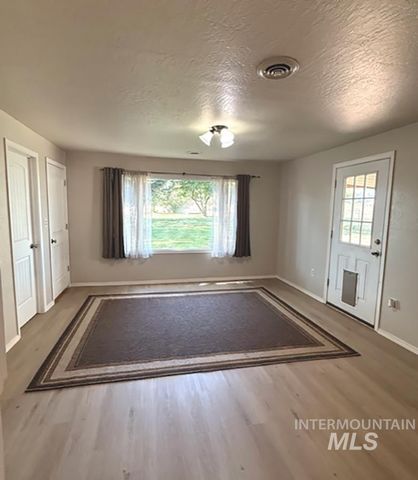 1920 Sand Hollow Rd, Caldwell, ID 83607