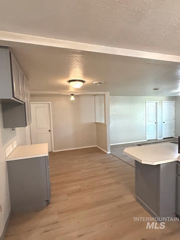 1920 Sand Hollow Rd, Caldwell, ID 83607