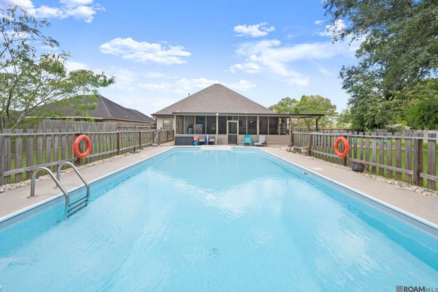 43267 Sycamore Bend Ave, Gonzales, LA 70737