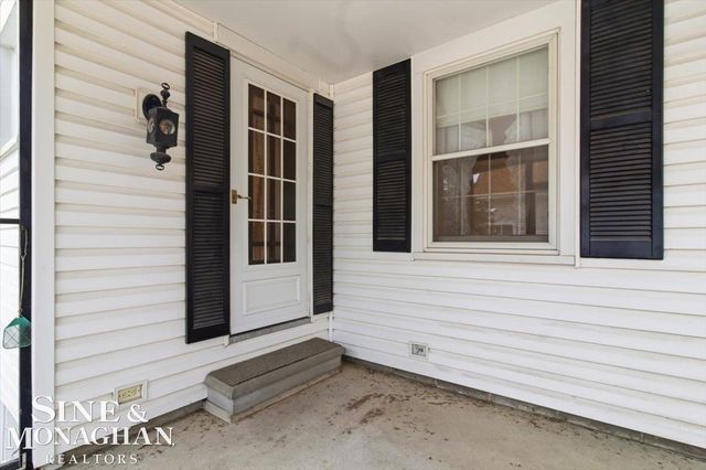 615 S 8th Street, Saint Clair, MI 48079