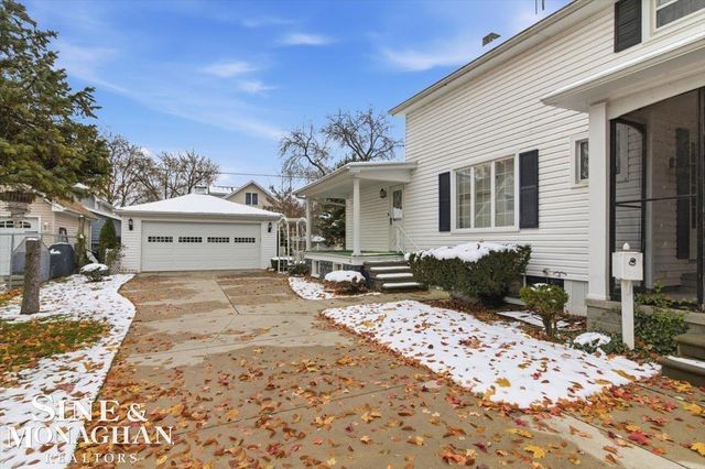 615 S 8th Street, Saint Clair, MI 48079