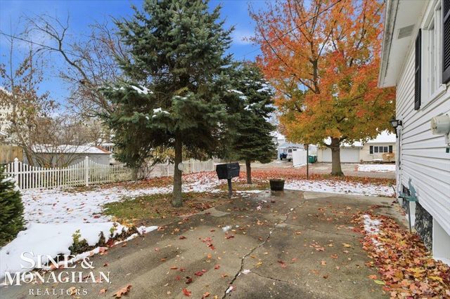 615 S 8th Street, Saint Clair, MI 48079