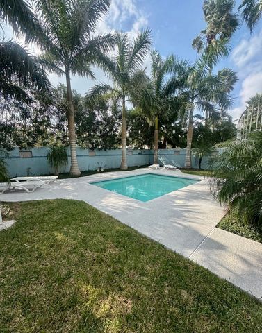 219 W Oleander St., South Padre Island, TX 78597