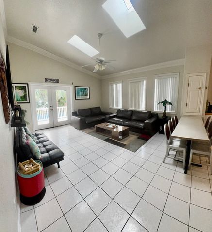 219 W Oleander St., South Padre Island, TX 78597