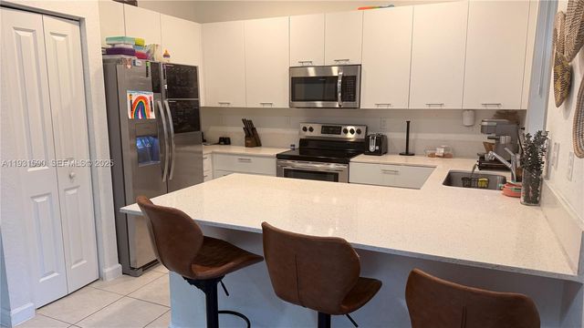 12383 NW 23rd Ct, Miami, FL 33167