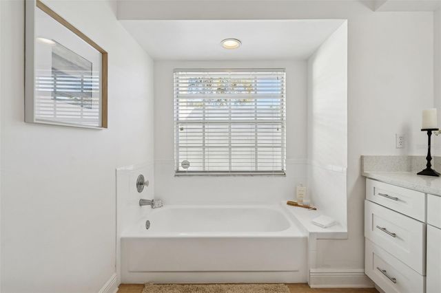 15830 GLENARN DRIVE, Tampa, FL 33618