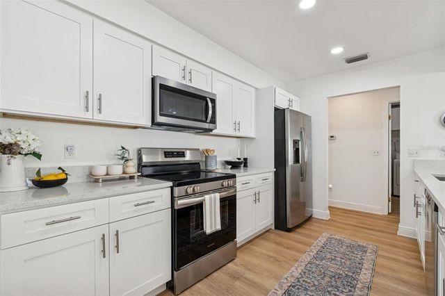 15830 GLENARN DRIVE, Tampa, FL 33618