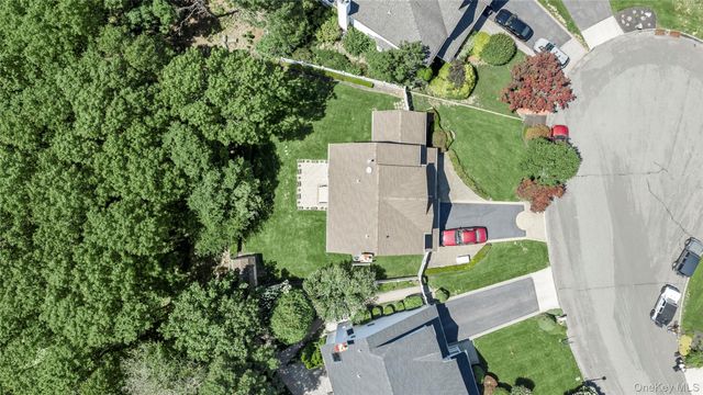 15 Scenicview Crescent, Manorville, NY 11949