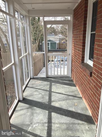 626 S IRVING ST, Arlington, VA 22204