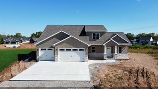 1762 LOYAL DRIVE, Neenah, WI 54956