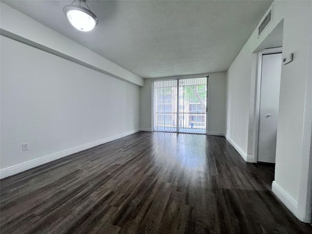1196 NW 40th Avenue 90-215, Lauderhill, FL 33313