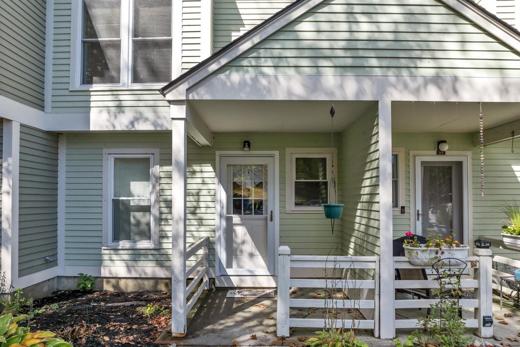 44 Marsten Ln Unit 143, Enfield, NH 03748