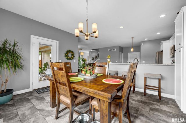 900 CRESTVIEW Drive, Metamora, IL 61548