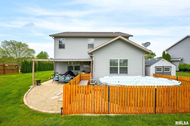 900 CRESTVIEW Drive, Metamora, IL 61548