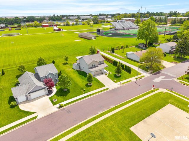 900 CRESTVIEW Drive, Metamora, IL 61548