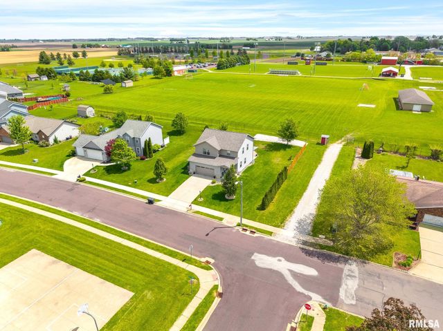 900 CRESTVIEW Drive, Metamora, IL 61548