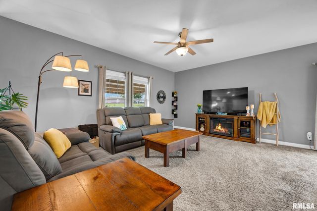 900 CRESTVIEW Drive, Metamora, IL 61548