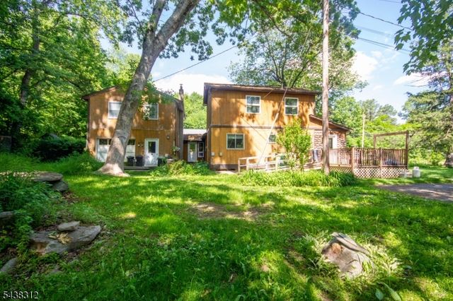 209 Fairview Ave, Hampton Twp., NJ 07860