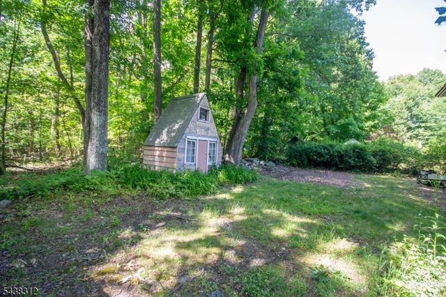 209 Fairview Ave, Hampton Twp., NJ 07860