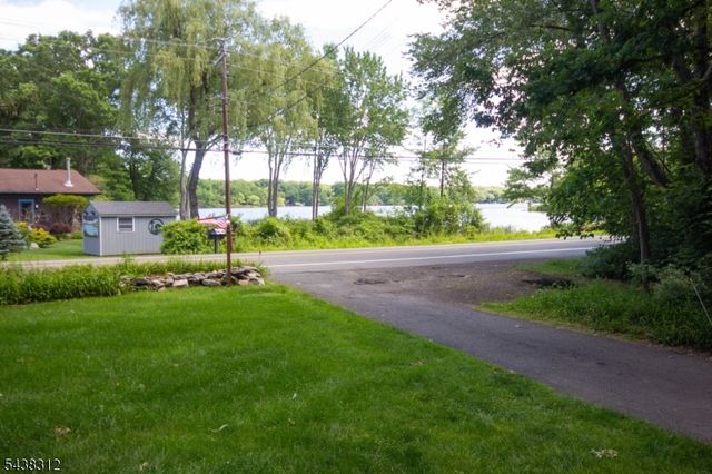 209 Fairview Ave, Hampton Twp., NJ 07860