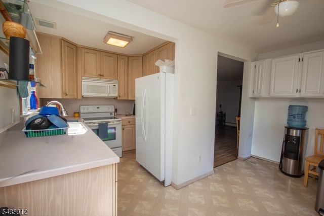 209 Fairview Ave, Hampton Twp., NJ 07860