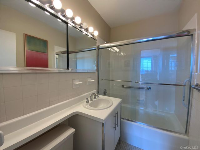 26910 Grand Central Parkway 3X, Floral Park, NY 11005