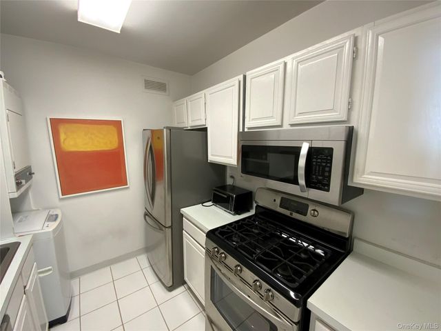 26910 Grand Central Parkway 3X, Floral Park, NY 11005