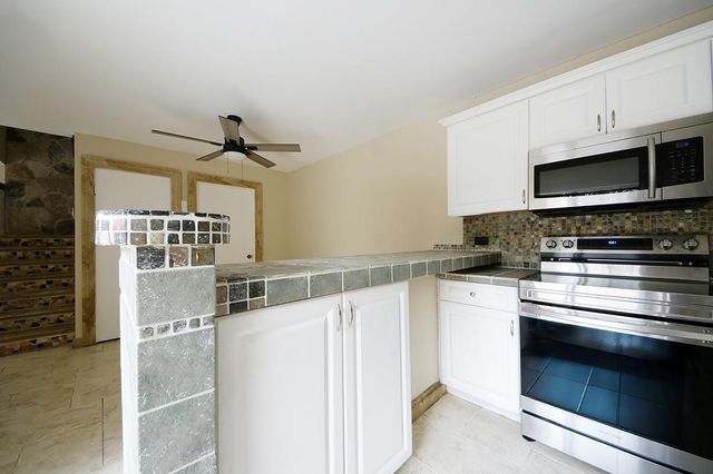 1700 Embassy Drive Apt 402, West Palm Beach, FL 33401