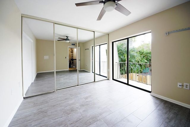 1700 Embassy Drive Apt 402, West Palm Beach, FL 33401