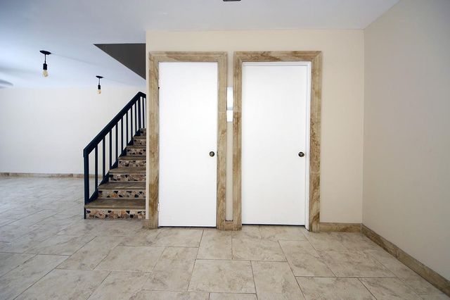 1700 Embassy Drive Apt 402, West Palm Beach, FL 33401