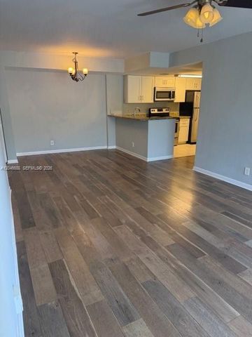 10725 Cleary Boulevard 205, Plantation, FL 33324