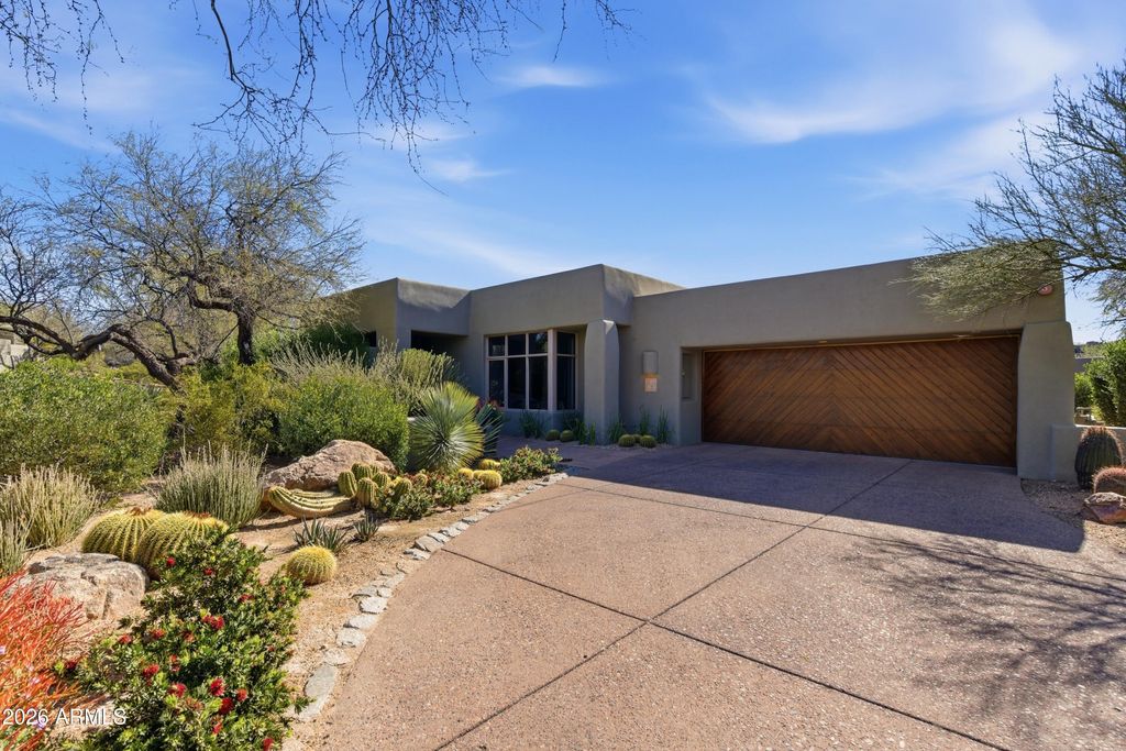 Image 11 of property listing at 39229 N 100th Place, Scottsdale, AZ 85262
