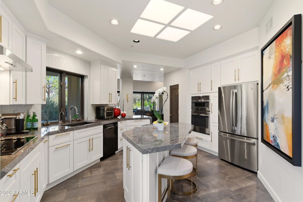 Image 13 of property listing at 39229 N 100th Place, Scottsdale, AZ 85262