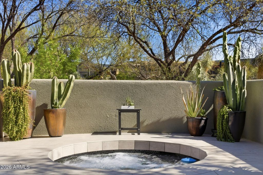 Image 4 of property listing at 39229 N 100th Place, Scottsdale, AZ 85262