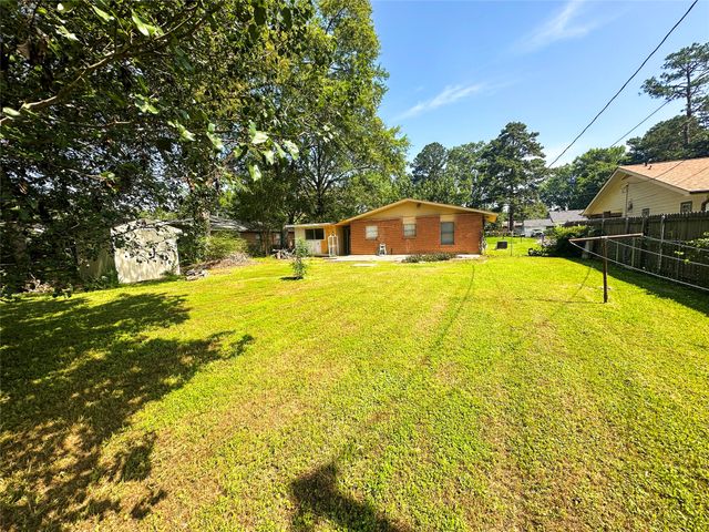 877 Willow Drive, Shreveport, LA 71118