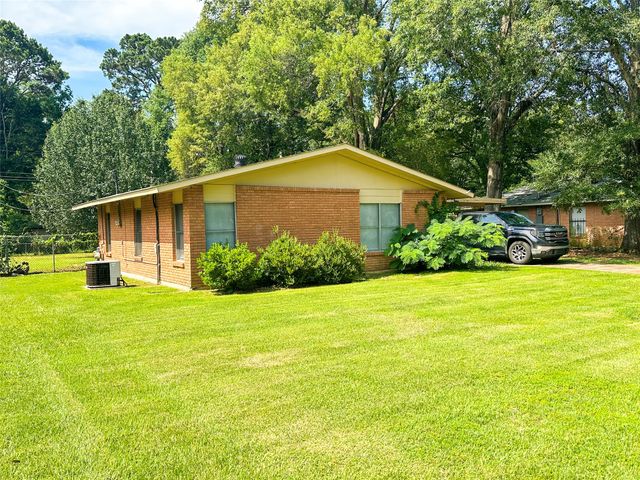 877 Willow Drive, Shreveport, LA 71118