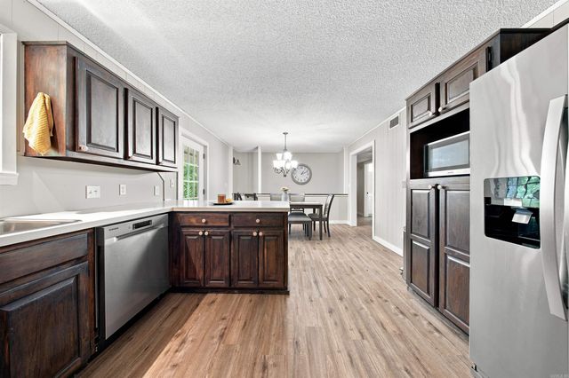 2624 White Tail St, Benton, AR 72019