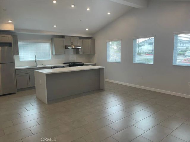 100 Via Antibes, Newport Beach, CA 92663