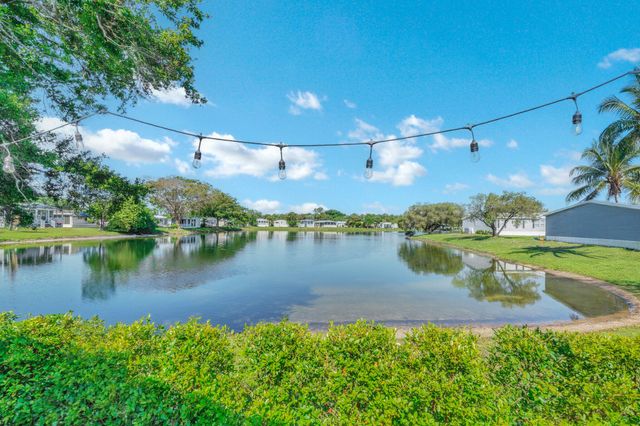 153 Palm Beach Plantation Boulevard, Lake Worth, FL 33467
