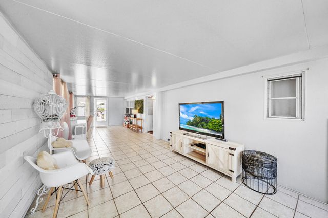 153 Palm Beach Plantation Boulevard, Lake Worth, FL 33467