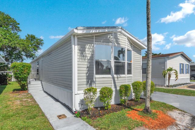 153 Palm Beach Plantation Boulevard, Lake Worth, FL 33467