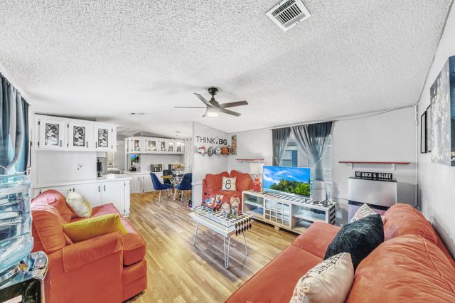 153 Palm Beach Plantation Boulevard, Lake Worth, FL 33467