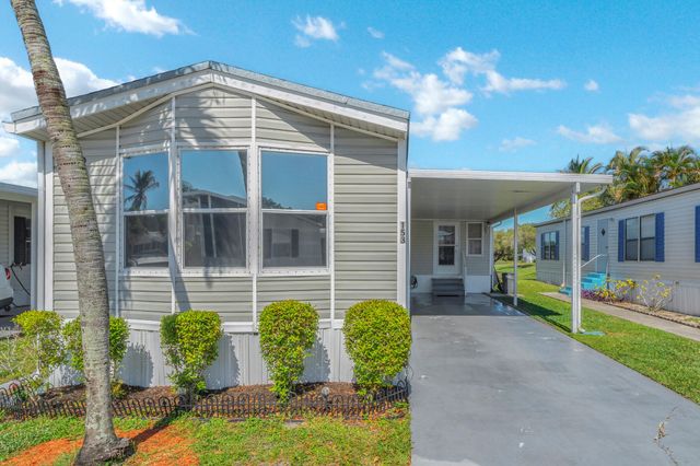 153 Palm Beach Plantation Boulevard, Lake Worth, FL 33467