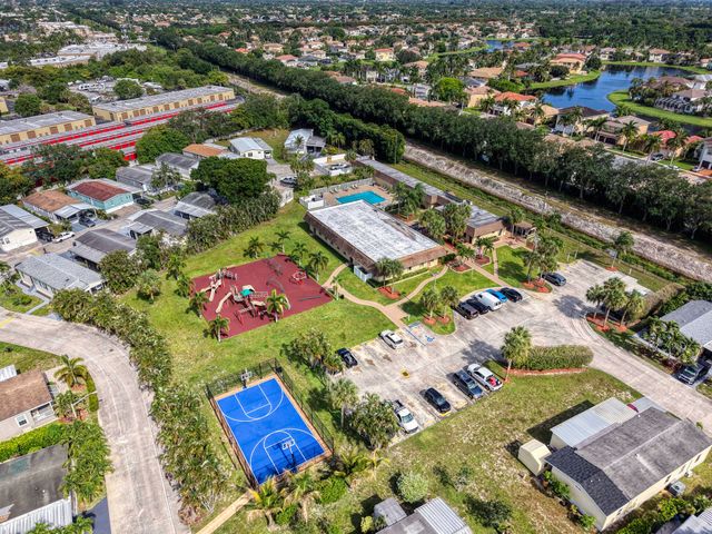153 Palm Beach Plantation Boulevard, Lake Worth, FL 33467