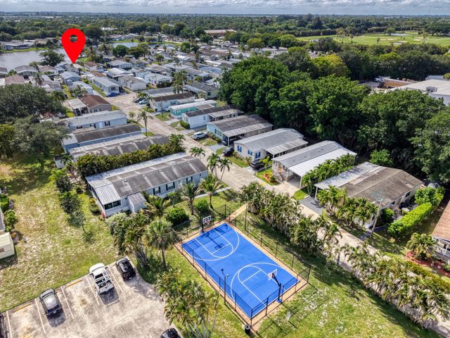 153 Palm Beach Plantation Boulevard, Lake Worth, FL 33467